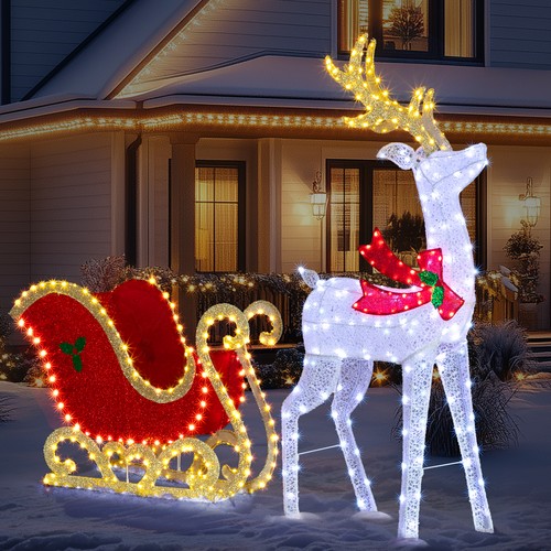 Reindeer pulling sleigh - reindeer,